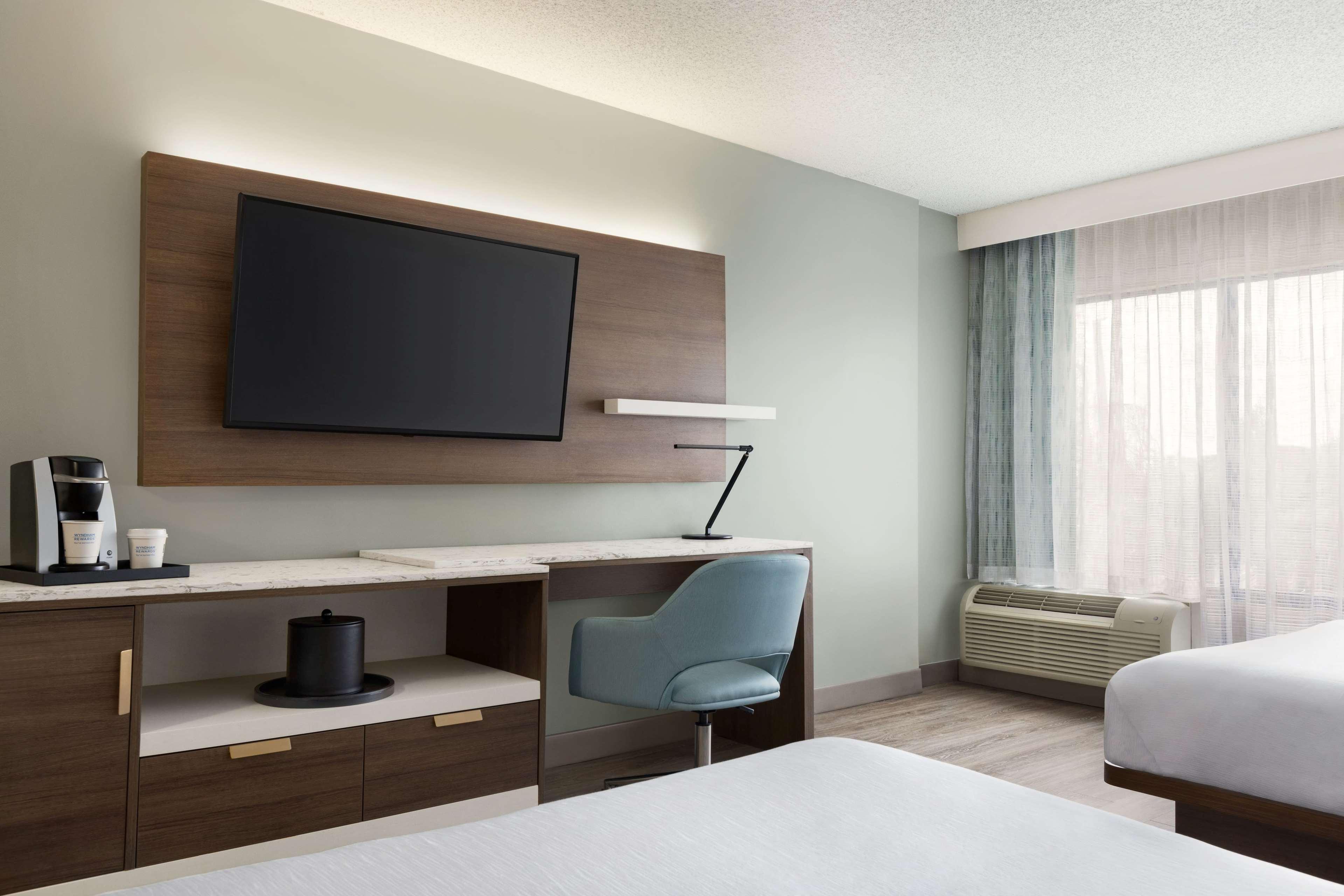 Wyndham Garden Totowa Hotel Exterior foto